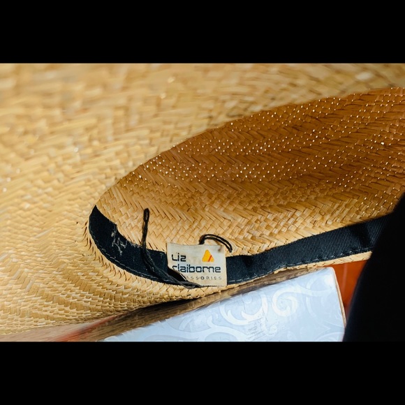 Liz Claiborne Hat - Picture 3 of 3